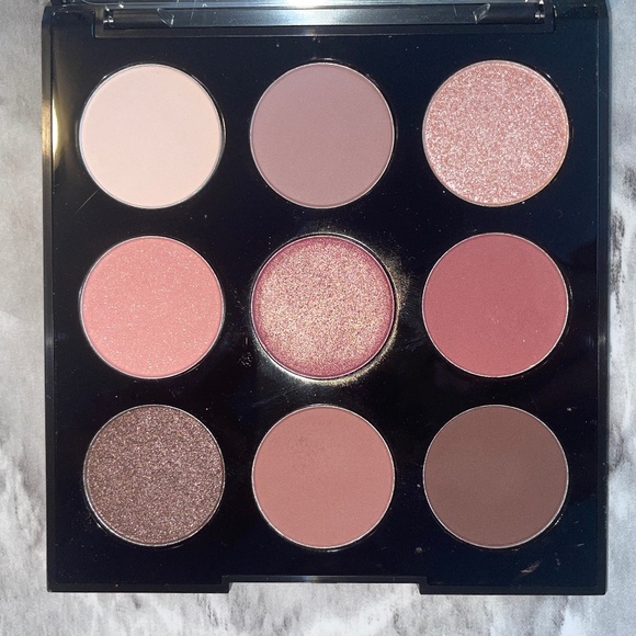 Morhpe Eyeshadow Palette - Picture 3 of 3